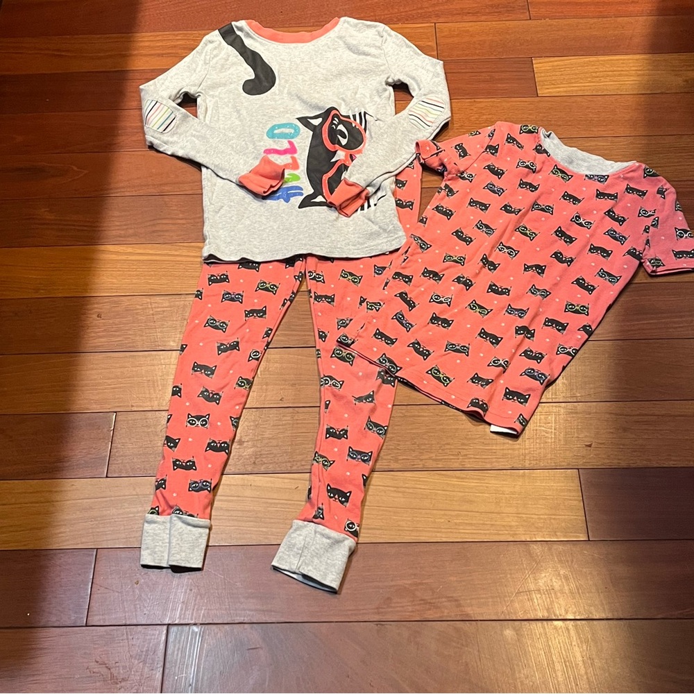 Kirkland Signature Kids Pajama Set - Gray and Coral with Cat Design